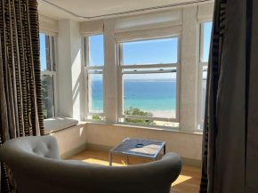 Luxury Lumière, sea views, 3 bedrooms, parking
